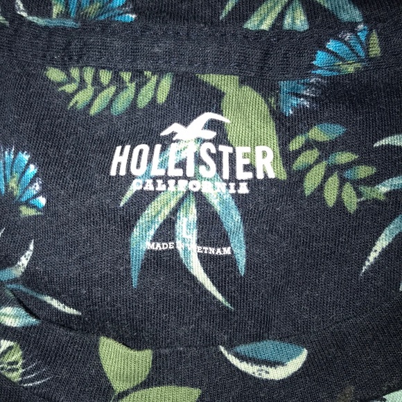 Hollister shirt. - Picture 3 of 3